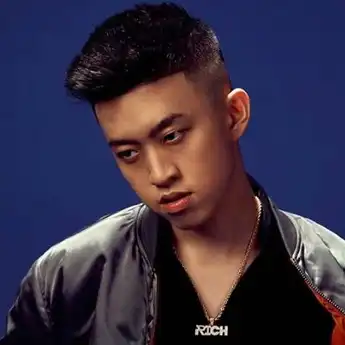 Bangga, Lagu Milik Rich Brian jadi Soundtrack Film ‘The Invisible Man’