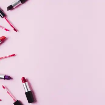 Sering Salah, Apa Bedanya Lip Balm, Lip Gloss, dan Produk Bibir Lainnya?