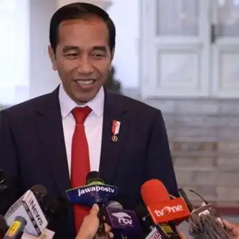 Jokowi Umumkan Insentif Tenaga Medis yang Tangani Corona Hingga Rp 300 Juta