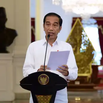 Presiden Instruksikan Menteri hingga Kepala Daerah Realokasi Anggaran untuk Penanganan Covid-19