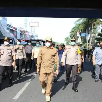 Cegah Covid-19, Pemprov Sumut Lakukan Penyemprotan Disinfektan di Sejumlah Ruas Jalan Kota Medan