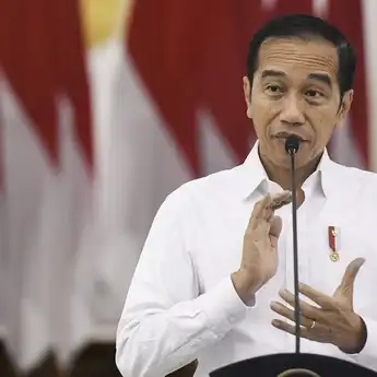 Jokowi Umumkan, 3,7 Juta Keluarga di Jabodetabek akan Dapat Bansos