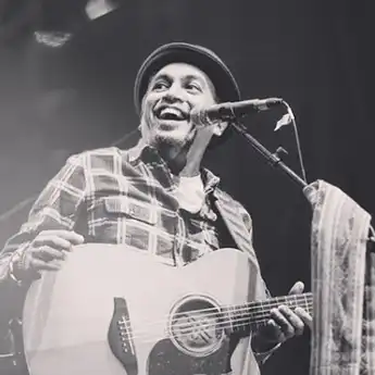 Lirik Lagu dan Chord Gitar 'Sabda Rindu' Milik Glenn Fredly 