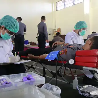 Polda Bali Sumbangkan 100 Kantong darah untuk Palang Merah Indonesia