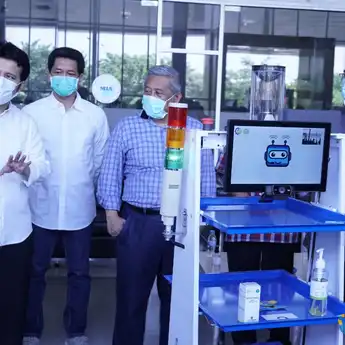 Bantu Tenaga Medis Rawat Pasien Covid-19, ITS-Unair Luncurkan Robot RAISA
