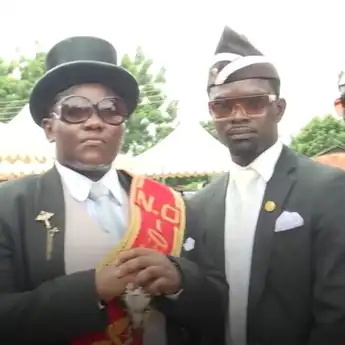 Dancing Pallbearers dari Ghana, Grup Pembawa Peti Mati Dengan Tarian