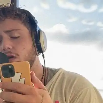 Baru Rilis, Ini Chord dan Lirik Lagu ‘I Got You’ Milik Bazzi