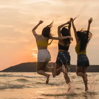 5 Zodiak yang Terkenal 'Toxic' dalam Menjalin Pertemanan    