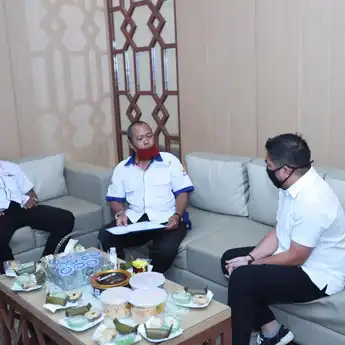 Batal Turunkan 5000 Orang Ke Jalan, FSPMI Pilih Jalan Audiensi