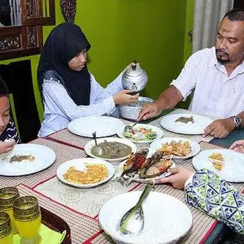 Menu Enak dan Sehat Rekomendasi Buat Persiapan Sahur Bareng Keluarga