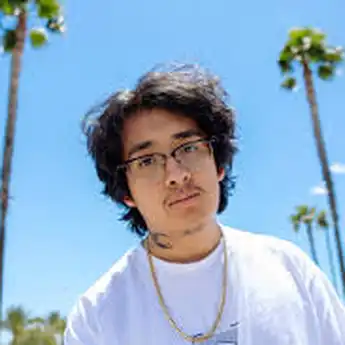 Lirik dan Chord 'Lover Is a Day' - Cuco, Time Changed, We're Different