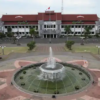 Demi Meningkatkan Kewaspadaan, Wali Kota Surabaya Batasi Aktivitas Malam Hari