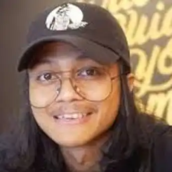 Lirik Lagu 'Ghost' Yang Dipopulerkan Oleh SkinnyFabs         