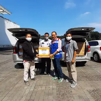 Tanggap Covid-19, PT Bintaro Serpong Damai (Tol BSD) dan Sari Roti Bagikan Sembako dan Ribuan Roti kepada Masyarakat Sekitar
