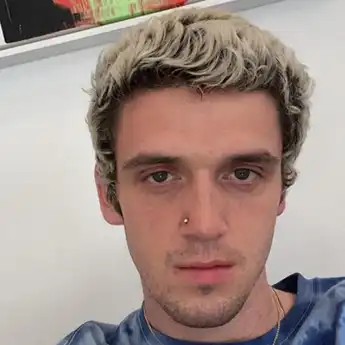 Chord dan Lirik Lagu Baru Berjudul 'Love Like That' Milik Lauv