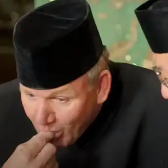 Chef Gordon Ramsay Jelajah Sumatera Barat hingga Belajar Masak Makanan Padang