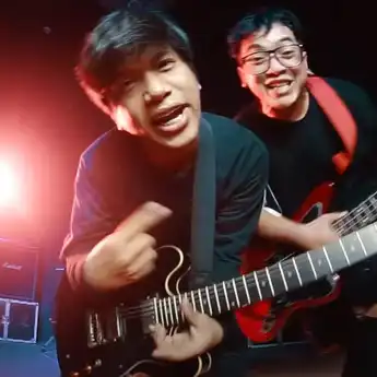 Lirik Lagu 'Jav' - Stand Here Alone, Rasanya aku sedang melayang mungkin akan terbang