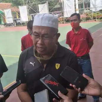 Kronologi Video Viral Kepala SMKN 1 Garut yang Bawa Senjata Api 