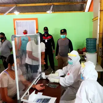 188 Pedagang Pasar Pasah Pemecutan Denpasar Melakukan Rapid Test
