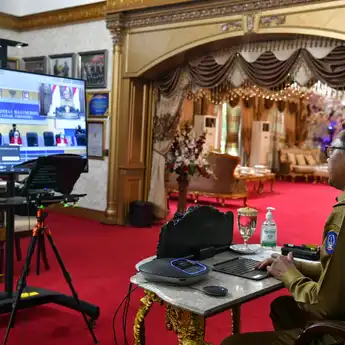 Nurdin Abdullah Beri Motivasi Peserta KKN Tematik Covid-19