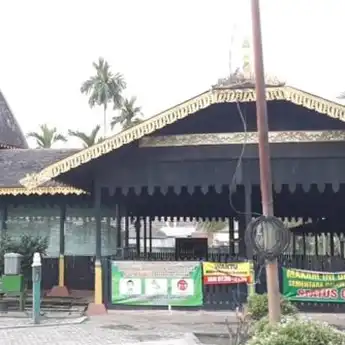 Buntut Dualisme Kepengurusan, Makam Sultan Suriansyah Ditutup