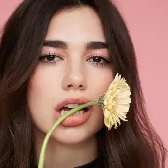 Lirik Lagu 'Hallucinate' dan Artinya Milik Dua Lipa