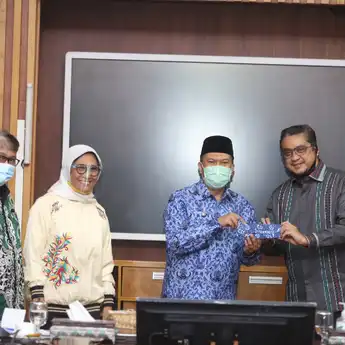 Oded Sebut Warga Kecamatan Cidadap dan Secapa AD Disiplin Terapkan PSBM