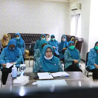 Kader TP PKK Makassar Bersinergi Landaikan Kurva Covid 19 Sesuai  Arahan Presdien RI