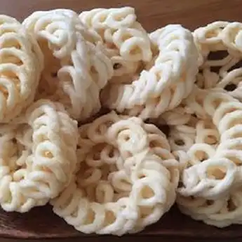 Anak Muda di Indonesia Jangan Terkecoh! Suka Banget Ngunyah Kerupuk, Hati-hati Nyesel Kalau Tua Nanti Malah Sering Ngerepotin Cucu! Ini Bahaya Makan Kerupuk yang Perlu Kamu Waspadai