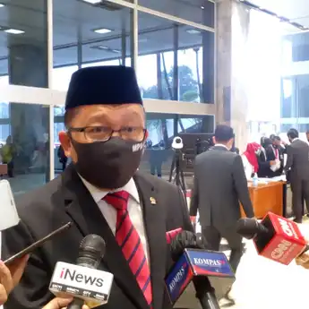 Arsul Sani Minta Presiden Lebih Mempertegas Kebijakan Pokok Terkait Perekonomian Nasional Akibat Pandemi