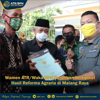 Kementrian ATR/BPN Serahkan Sertifikat Hasil Reforma Agraria di Malang Raya