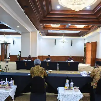 Sinergitas Industri & Pendidikan Vokasi Saat Pandemi, Khofifah Apresiasi Kadin Jatim