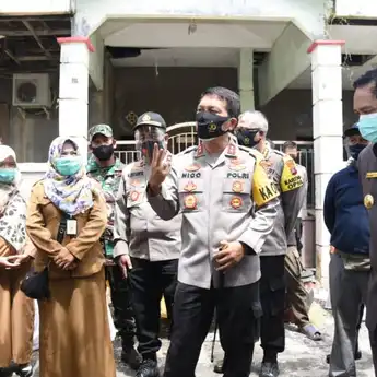 Kapolda Kalsel Kunjungi &amp; Beri Dukungan Moril Pasien OTG CoVID-19