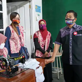 Ibnu Sina-Arifin Noor Kunjungi Pegiat UKM di Komplek Rahayu Banjarmasin