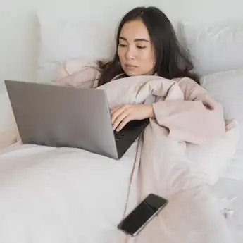 Lebih Milih Tidur, Ini 3 Zodiak yang Malas Merayakan Tahun Baru
