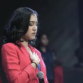 Lirik Lagu ‘Penolong Yang Setia’ Milik Melitha Sidabutar, dengan Versi Bahasa Inggrisnya