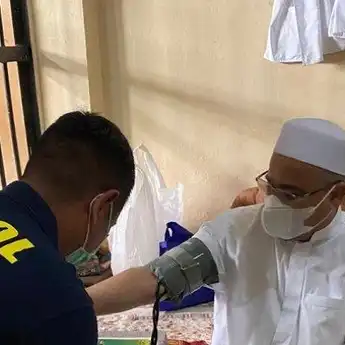 Habib Rizieq Shihab Alami Sesak Napas Saat di Rutan, Pengacara : Beliau Hampir Pingsan
