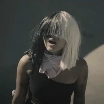 Lirik Lagu ‘Floating Through Space’ - Sia ft. David Guetta, dengan Terjemahan