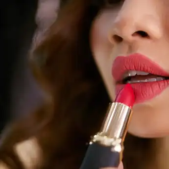 Sering Dikira Sama, Ini Perbedaan 4 Lip Product