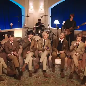 Saksikan Penampilan BTS Cover Lagu 'Fix You' di Acara MTV Unplugged!