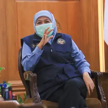 Satu Tahun Covid-19, Gubernur Jatim Klaim Capaian Vaksinasi Tertinggi