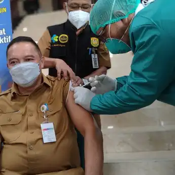 Ribuan ASN Pemko Banjarmasin Menerima Suntik Vaksin Covid-19