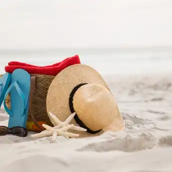 Perlengkapan Summer Vacation yang Wajib Kamu Bawa Saat Liburan