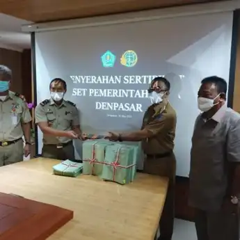 Walikota Denpasar Terima 400 Sertifikat Tanah Asset Pemkot Denpasar dari BPN