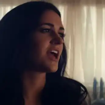 Lirik Lagu dan Chord &lsquo;I Think I&rsquo;m In Love&rsquo; - Kat Dahlia, dengan Terjemahan