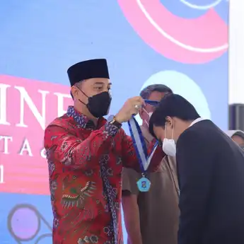 Wisuda Virtual Saat Pandemi, 56 Siswa Surabaya Hadir Langsung