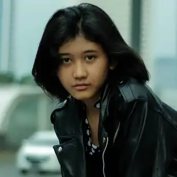 Viral! 7 Potret Amel yang Disebut Mirip Banget dengan Nike Ardilla