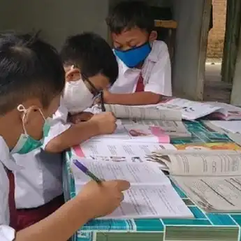 Proses Belajar Mengajar di SMA Xaverius 1 Palembang Selama Pandemi