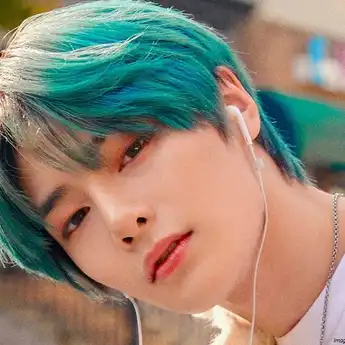 Lirik Lagu HALLUCINATION - I.N Stray Kids, dengan Terjemahan Indonesia dan Inggris