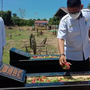 Hadiri Haul, Muliadi Minta Makam Pahlawan di Sesulu Segera Dipugar